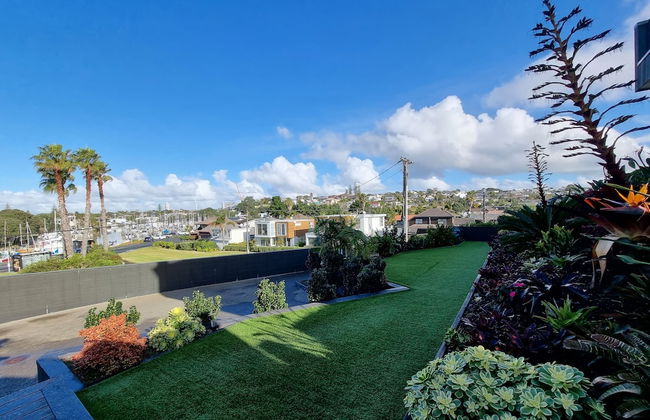 Fabulous Milford 1BR With Views & SkyTV - Photo 16