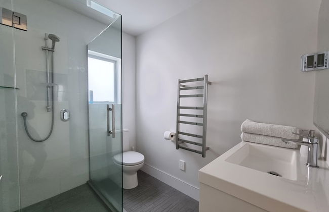 Fabulous Milford 1BR With Views & SkyTV - Photo 14