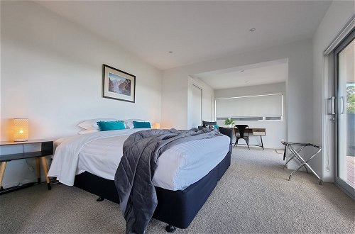 Photo 2 - Fabulous Milford 1BR With Views & SkyTV