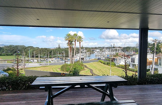 Fabulous Milford 1BR With Views & SkyTV - Photo 12