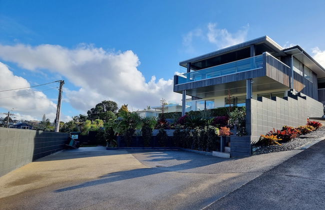 Fabulous Milford 1BR With Views & SkyTV - Photo 1