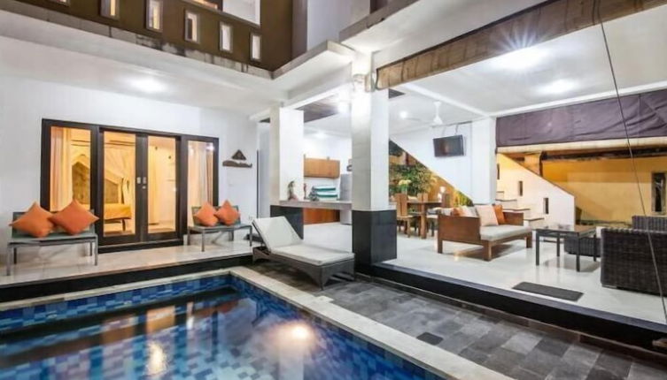 Foto 1 - SMV . 5-BR · 5BR Pool Prime Area Walk to Beach N Shops Legian