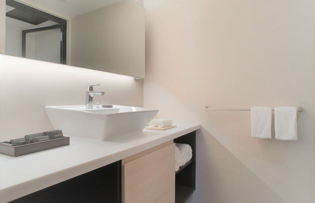 Oakwood Suites Yokohama - Photo 6
