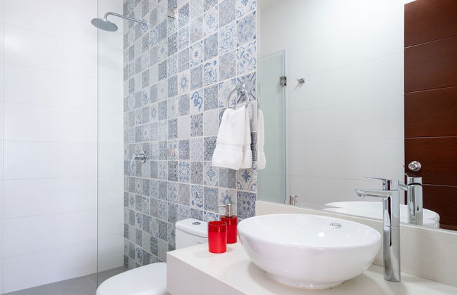GLOBALSTAY. Modern 2BR Penthouse. Outdoor Jacuzzi, BBQ - Foto 20