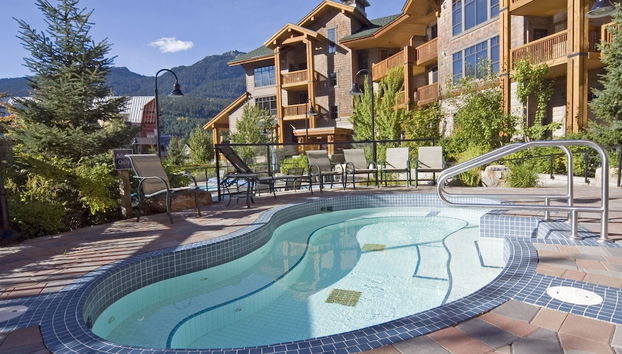 Bain à remous extérieur