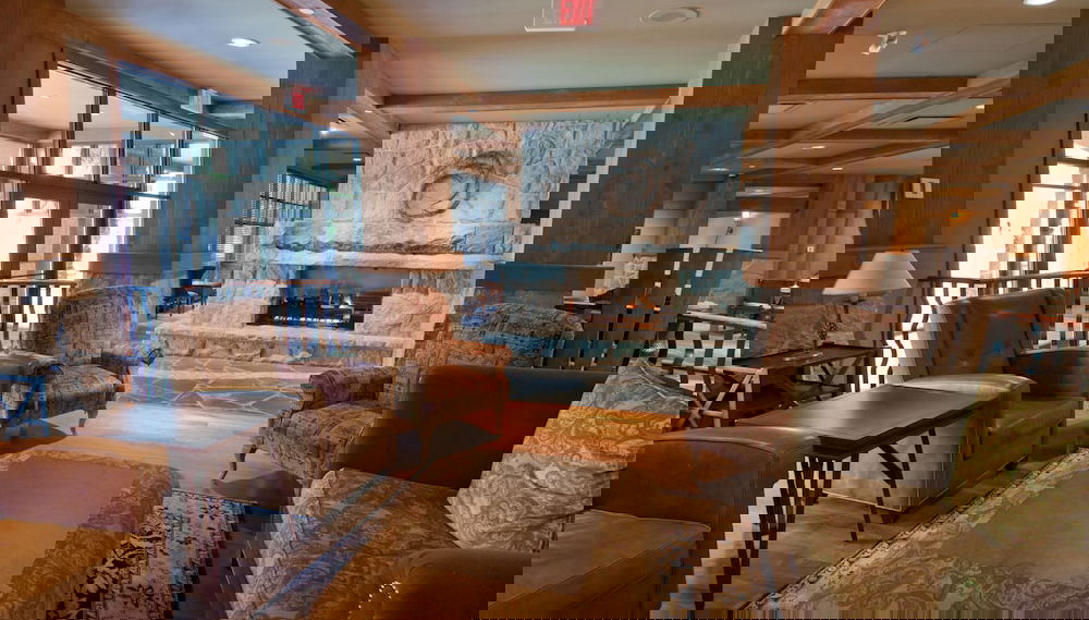 Coin salon dans le hall