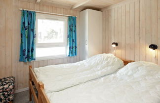 Foto 2 - Roomy Holiday Home in Jutland near Sea