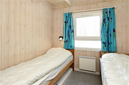 Foto 10 - Roomy Holiday Home in Jutland near Sea
