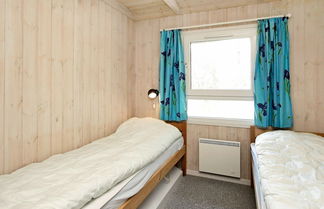 Photo 2 - Roomy Holiday Home in Jutland near Sea