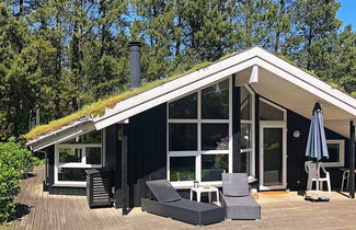 Foto 1 - Roomy Holiday Home in Jutland near Sea