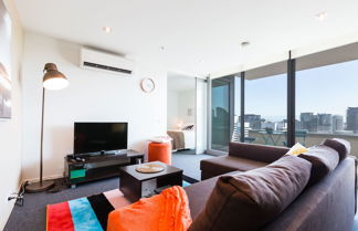 Photo 1 - ALLINDA, 1BDR Melbourne Apartment