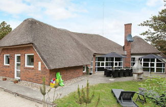 Foto 1 - 12 Person Holiday Home in Blavand