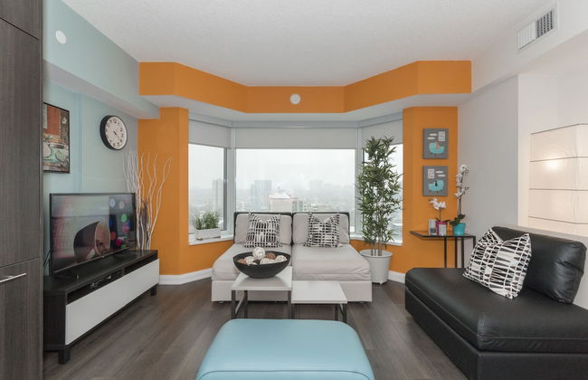 QuickStay - Yorkville's Finest (Yonge & Bloor) - Foto 1