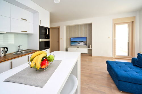 Photo 4 - Lux Beach Apartments