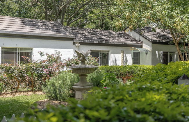 Homewood Cottages - Photo 12