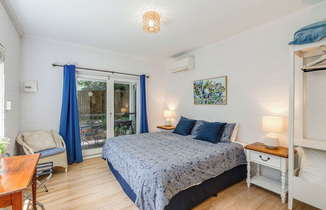 Homewood Cottages - Photo 2