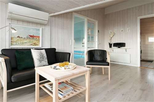 Photo 11 - 10 Person Holiday Home in Blavand