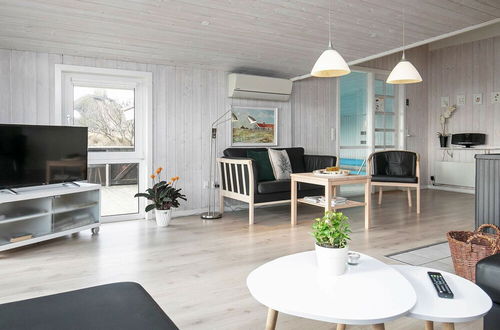 Foto 9 - 10 Person Holiday Home in Blavand