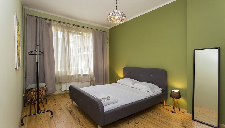 Photo 1 - Colorful 2bdr Apartment in the City Center