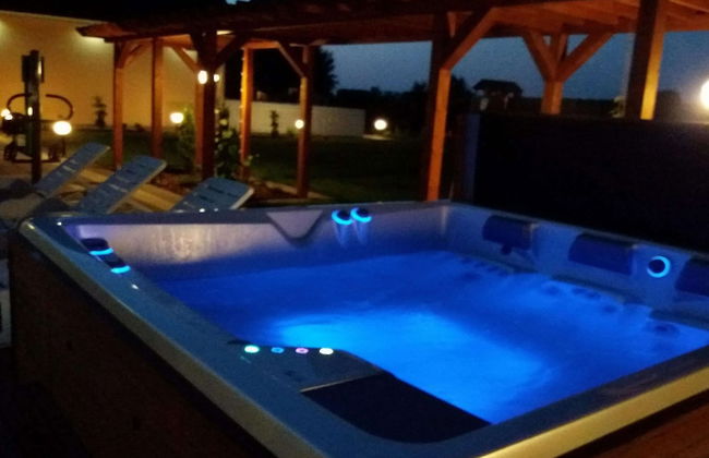 Przytulny Domek z Sauna , Jacuzzi i Basenem - Foto 18