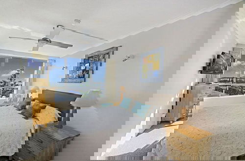 Photo 2 - Chateau Royale Beach Resort Maroochydore