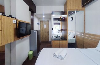 Foto 3 - Cozy Studio (No Kitchen) At Candiland Apartment