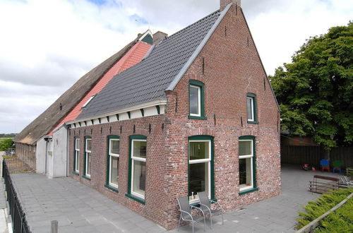 Photo 37 - Lush Farmhouse in St. Annaparochie With Infrared Sauna