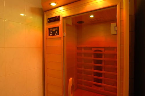 Photo 40 - Lush Farmhouse in St. Annaparochie With Infrared Sauna