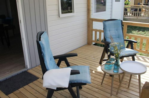 Foto 5 - Compact 4 Person Chalet in Friesland
