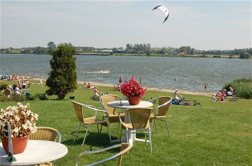 Photo 40 - Cozy Holiday Home in Noordwijkerhout near Lake