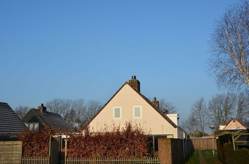 Photo 36 - Cozy Holiday Home in Noordwijkerhout near Lake