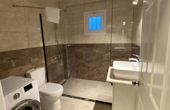 The Halcyon Apartment - Photo 32
