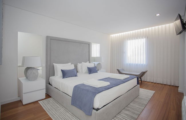 Liiiving -Luxury River View Apartment IX - Photo 3
