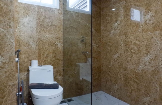 3Br Luxurious And Elegant Apartment At Grand Sungkono Lagoon - Foto 19