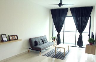 Foto 1 - The Raffles Suites by Stayshare Homes