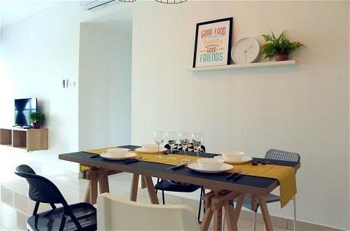 Photo 6 - The Raffles Suites by Stayshare Homes
