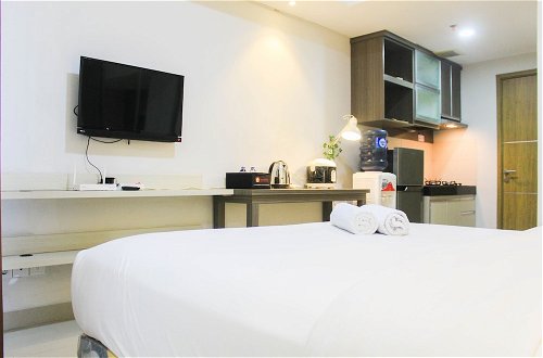Foto 16 - Fully Furnished with Spacious Design Studio Apartment at The Oasis Cikarang