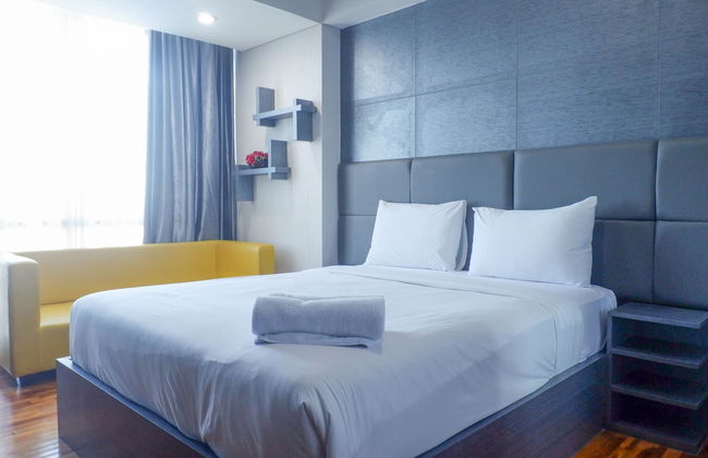 Exquisite & Spaciuos 1BR Apartment at Tamansari Papilio - Photo 1