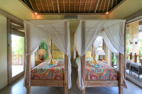 Foto 3 - Artful 3bed3bath Villa And Bungalow in the Rice Fieldsbest Breakfast in Bali