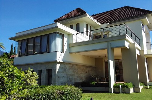 Photo 24 - Villa Sophia Cimacan Puncak
