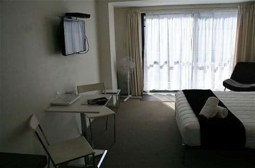 Photo 6 - Atlas Suites And Apartments