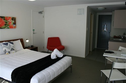 Photo 7 - Atlas Suites And Apartments