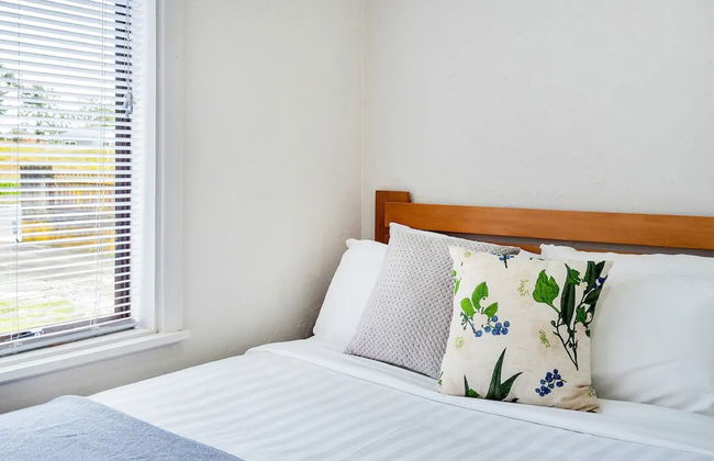 Kiwi Holiday Home near Airport - Photo 6