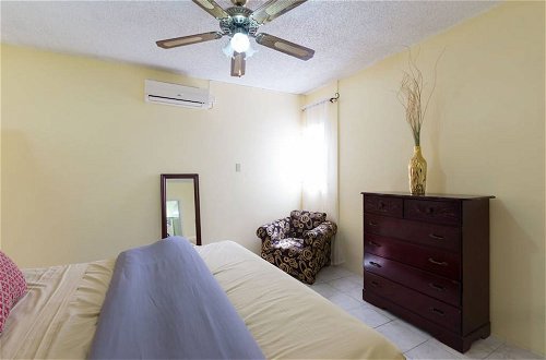 Photo 3 - Kgn Most Centrally Located One Bdrm II