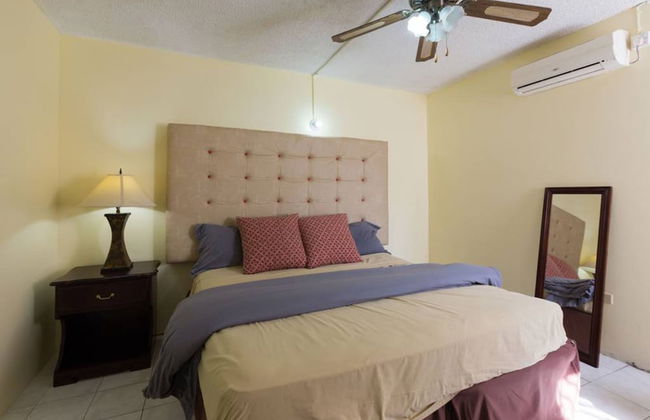 Kgn Most Centrally Located One Bdrm II - Photo 1