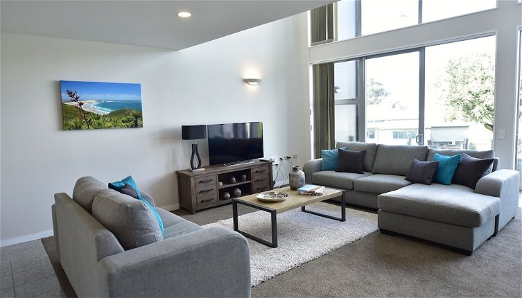 Photo 1 - Modern Two Bedroom Epsom Apartments