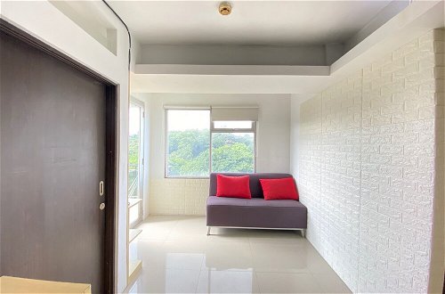 Photo 10 - Comfortable 2Br Apartment Ac In Living Room At The Jarrdin Cihampelas