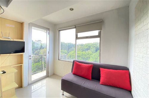 Photo 9 - Comfortable 2Br Apartment Ac In Living Room At The Jarrdin Cihampelas