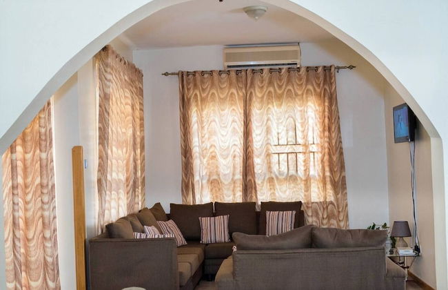 Captivating 3-bed Villa - Foto 18