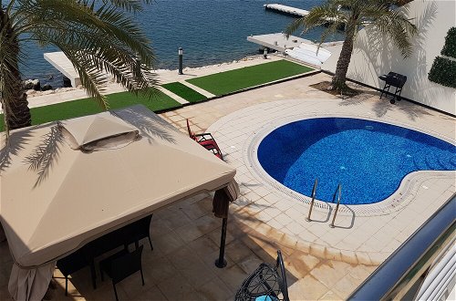 Photo 9 - Luxury villa with private pier
